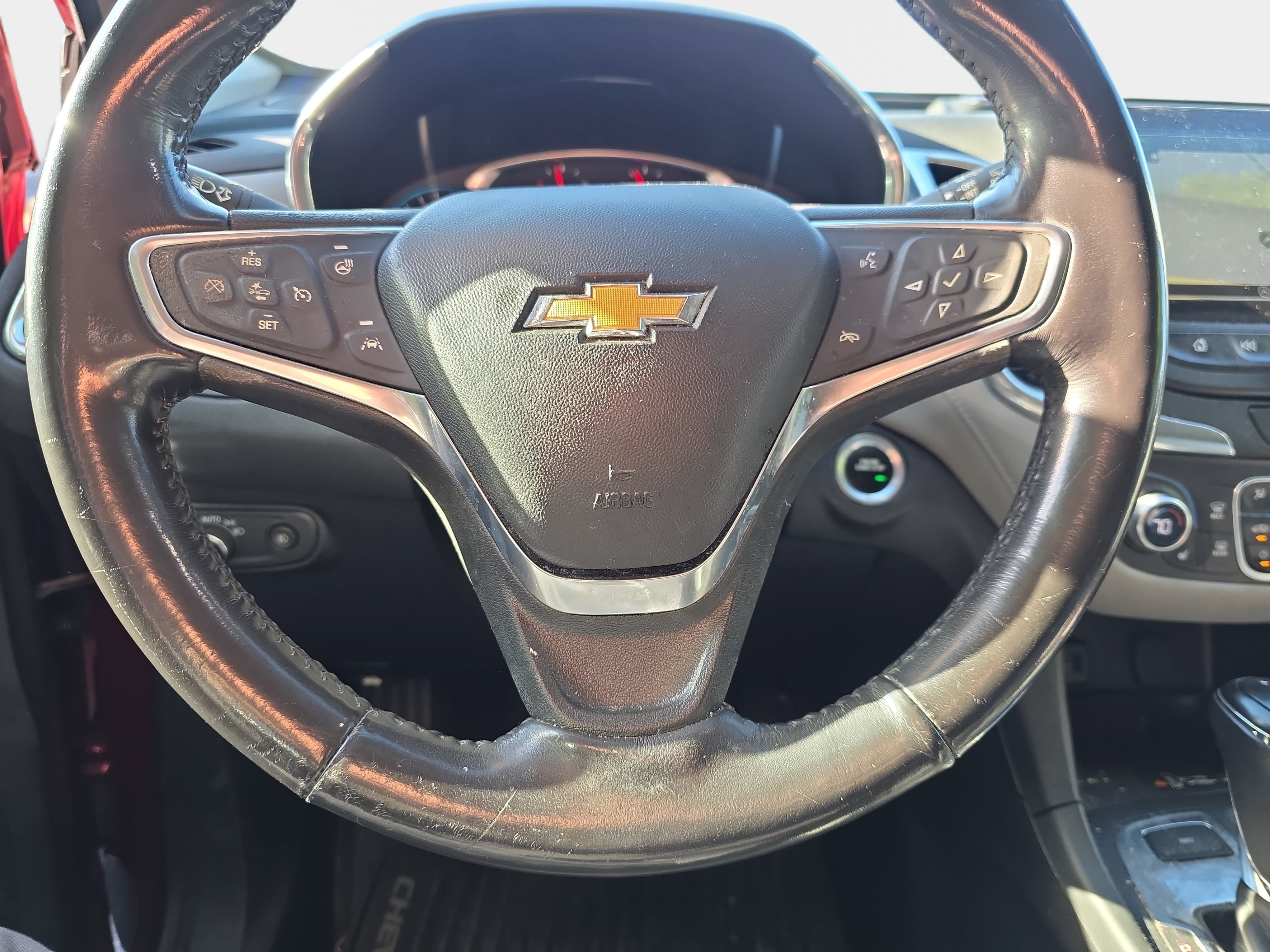 Used 2018 Chevrolet Equinox Premier FWD image 13