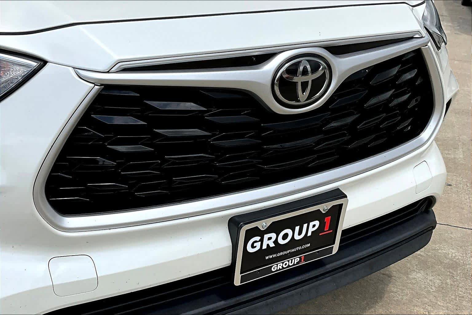 Used 2020 Toyota Highlander XLE FWD image 30