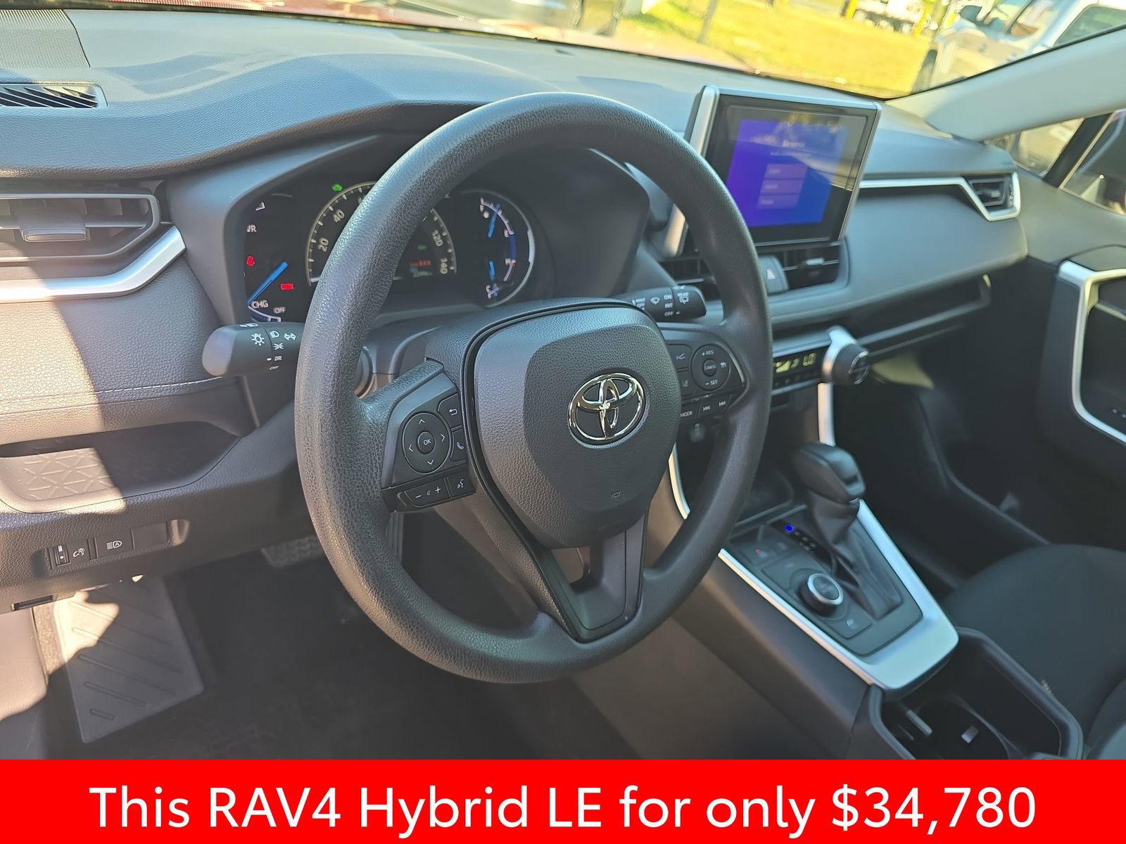 Used 2025 Toyota RAV4 LE AWD/4WD image 21