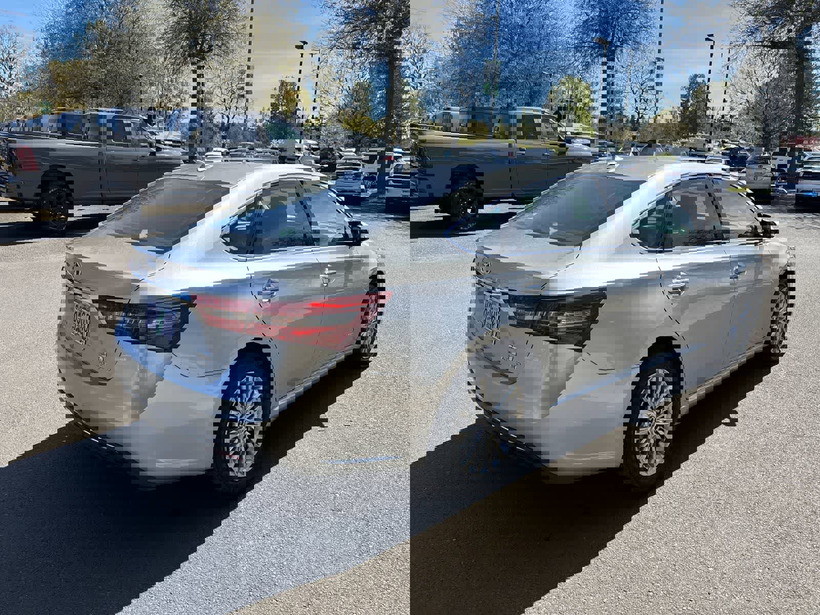 Used 2018 Toyota Avalon Limited w/ Carpet Mat Package image 3