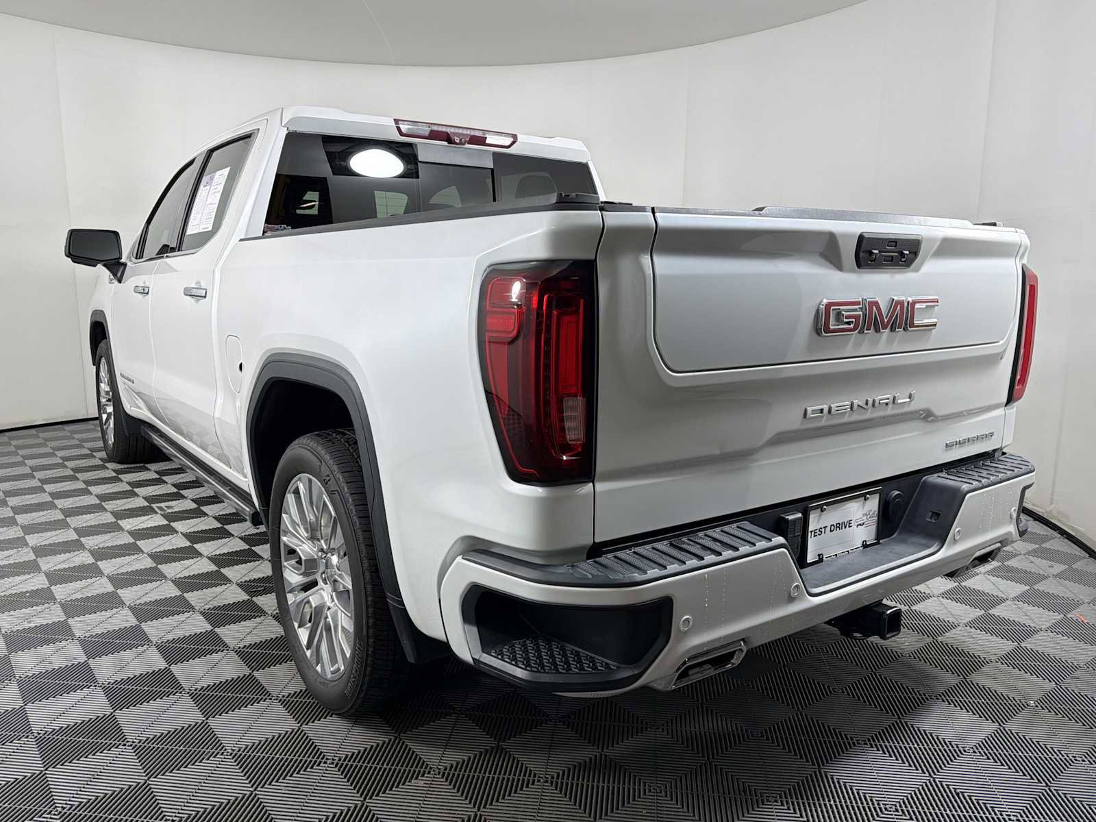 Used 2020 GMC Sierra 1500 Denali w/ Denali Ultimate Package AWD/4WD image 4