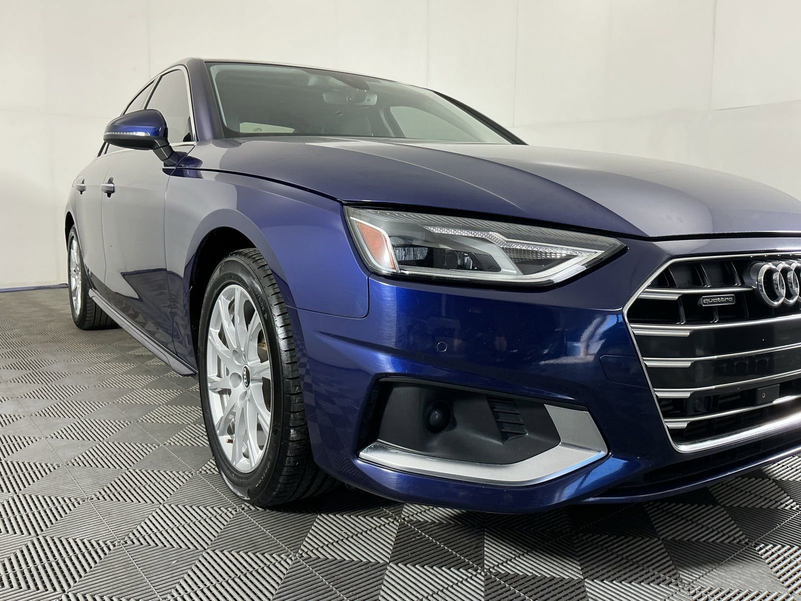 Used 2021 Audi A4 2.0T Premium w/ Convenience Package image 3