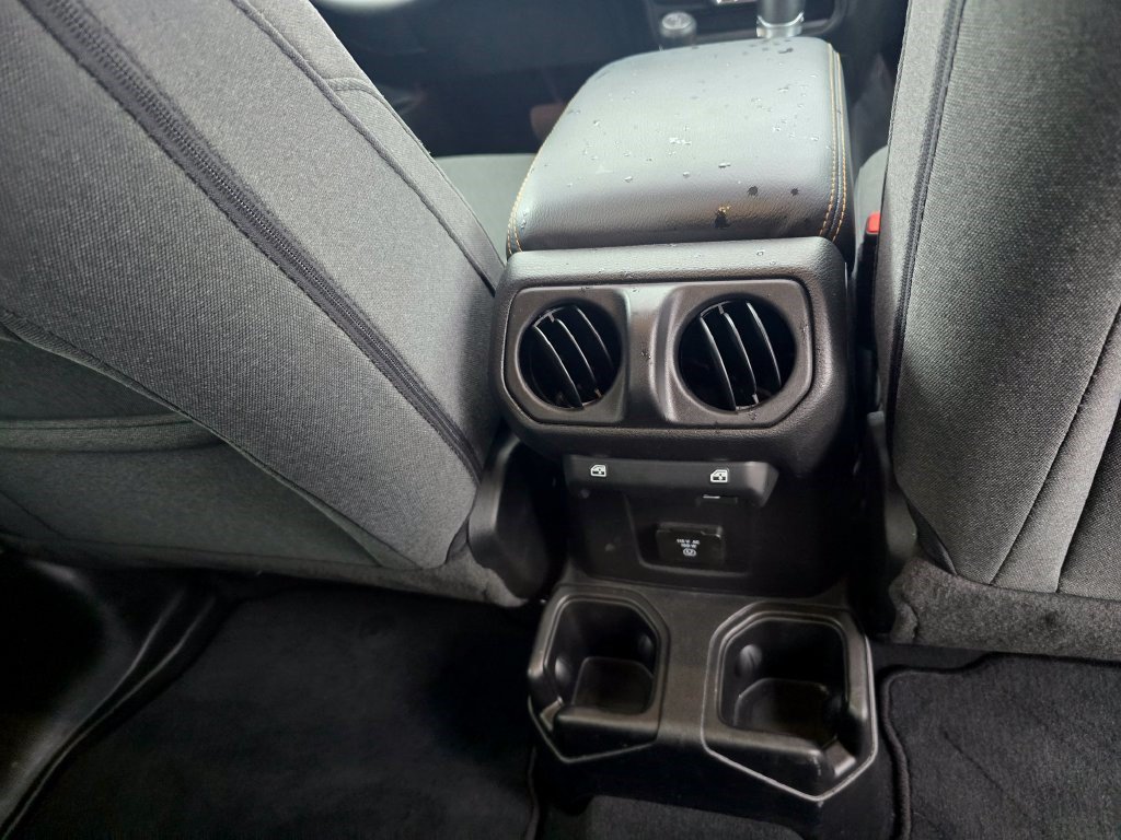 Used 2026 Jeep Wrangler Unlimited Sahara AWD/4WD image 33
