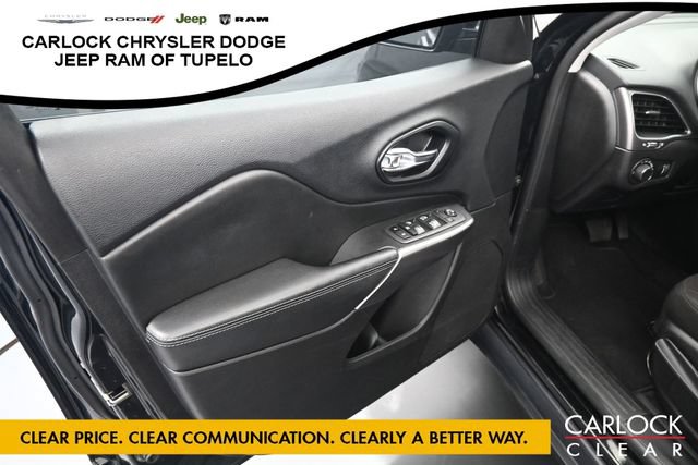 Used 2021 Jeep Cherokee Latitude FWD image 14