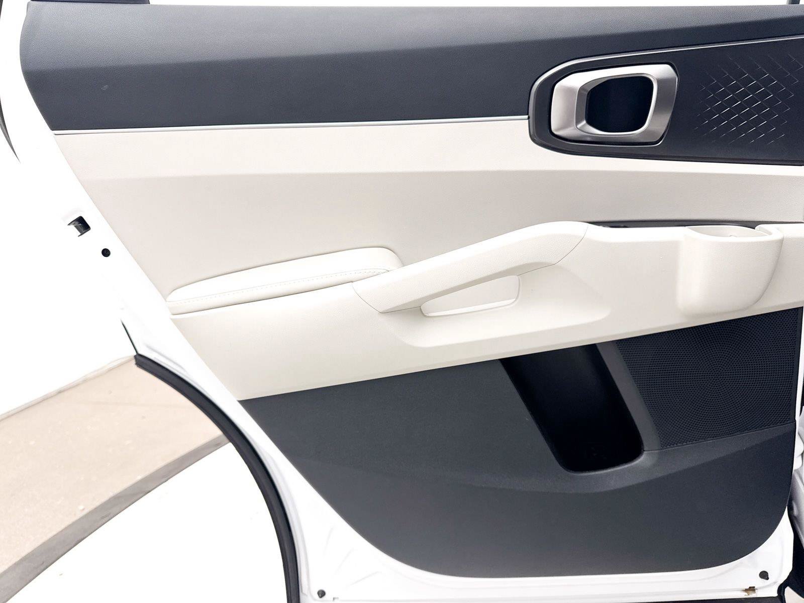 Used 2023 Kia Sorento S w/ Panoramic Sunroof Package FWD image 32