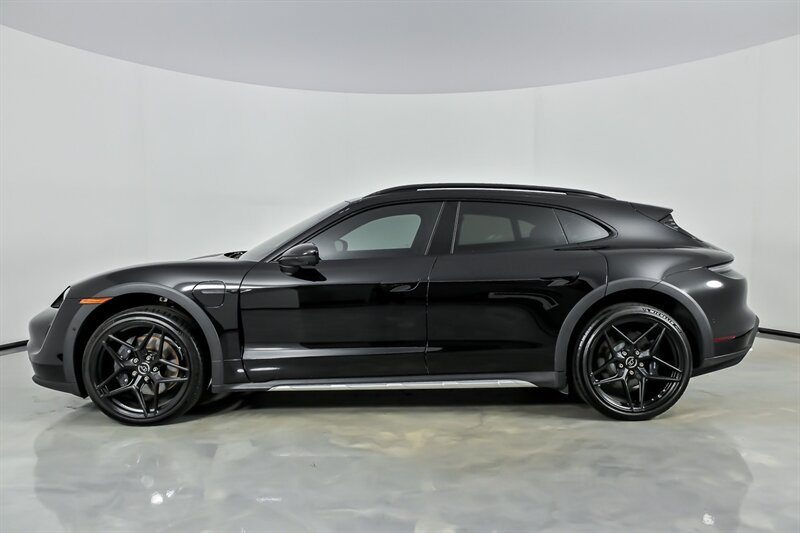 Used 2022 Porsche Taycan 4 Cross Turismo w/ Premium Package AWD/4WD image 7
