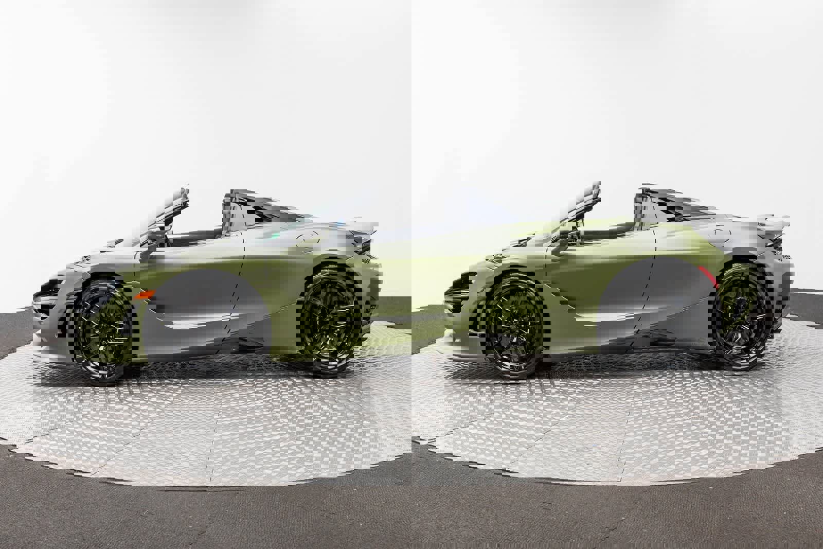 New 2026 McLaren 750S Spider image 3