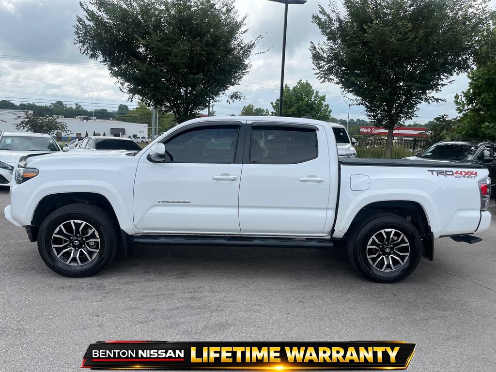 Used 2020 Toyota Tacoma TRD Sport w/ TRD Premium Sport Package AWD/4WD image 7