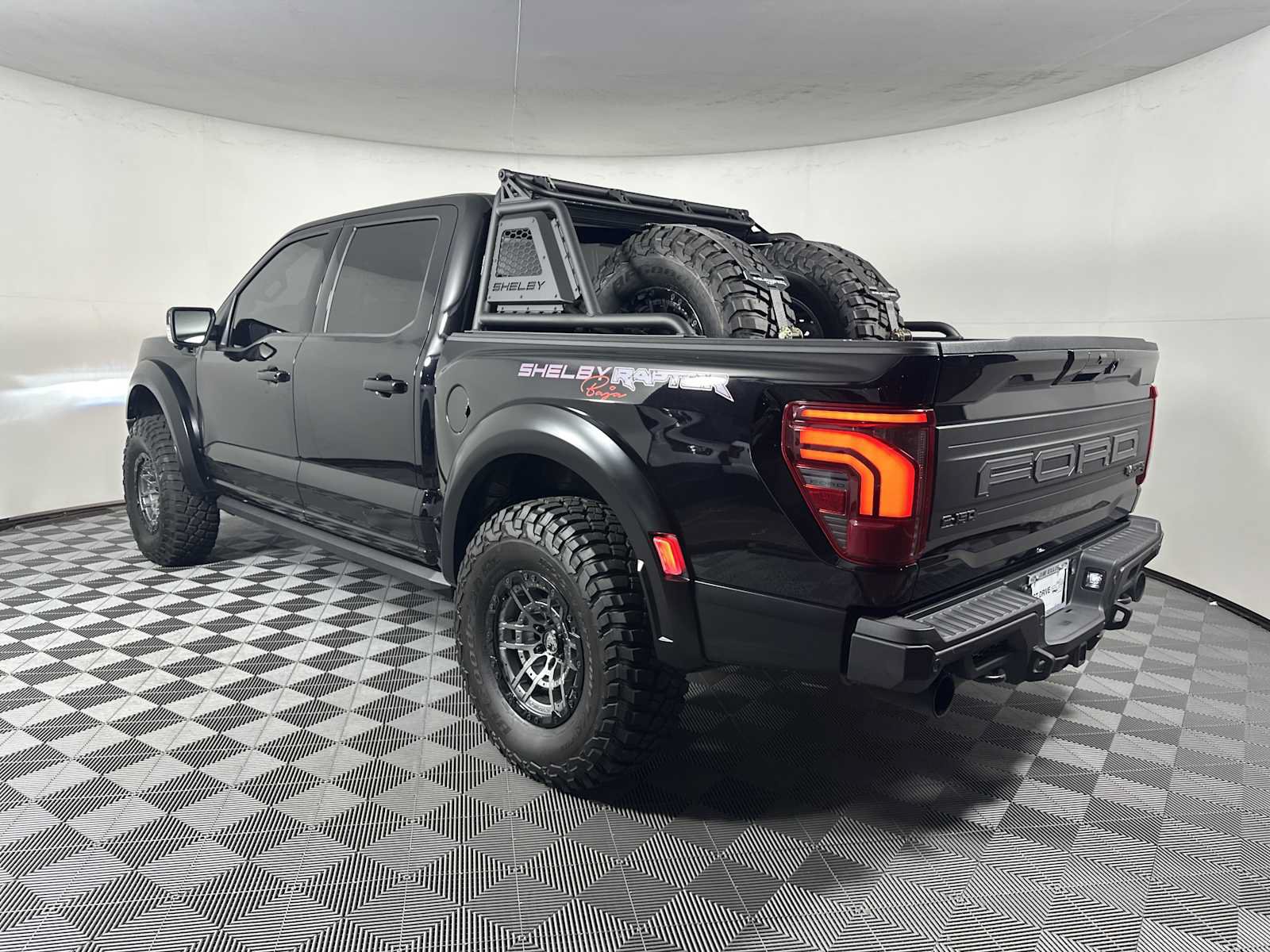 Used 2025 Ford F150 Raptor AWD/4WD image 9
