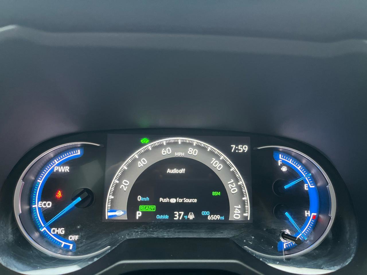 Used 2025 Toyota RAV4 XSE w/ Weather Package image 17