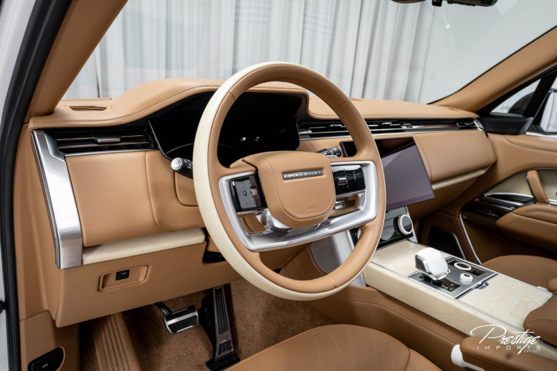 Used 2023 Land Rover Range Rover SV image 23