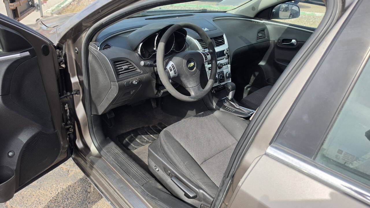 Used 2011 Chevrolet Malibu LT FWD image 5