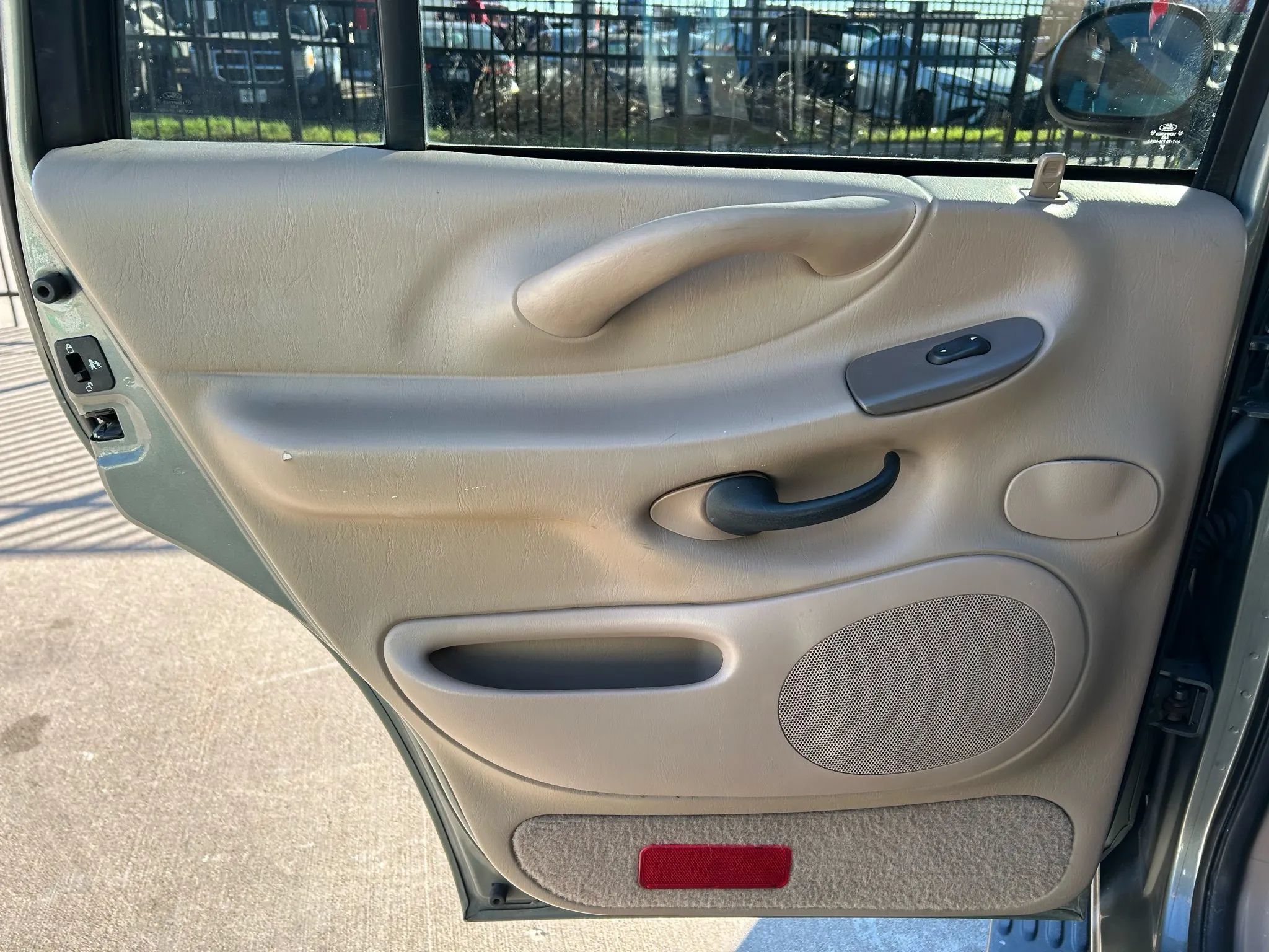 Used 1999 Ford Expedition XLT RWD image 19
