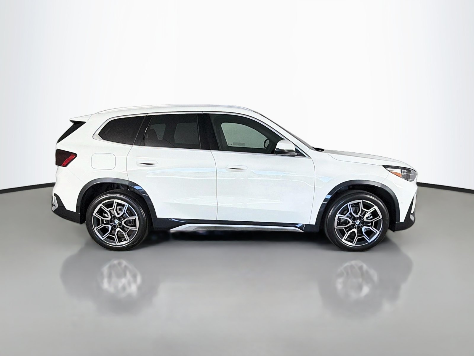 Used 2026 BMW X1 xDrive28i w/ Convenience Package AWD/4WD image 8