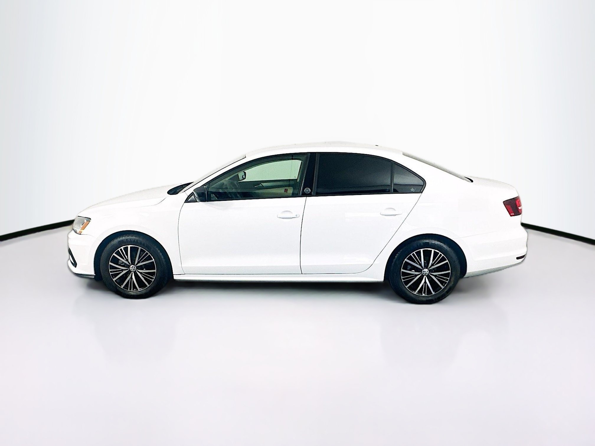 Used 2018 Volkswagen Jetta Wolfsburg Edition FWD image 4