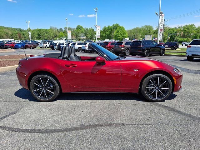 Used 2025 MAZDA MX-5 Miata Grand Touring RWD image 9