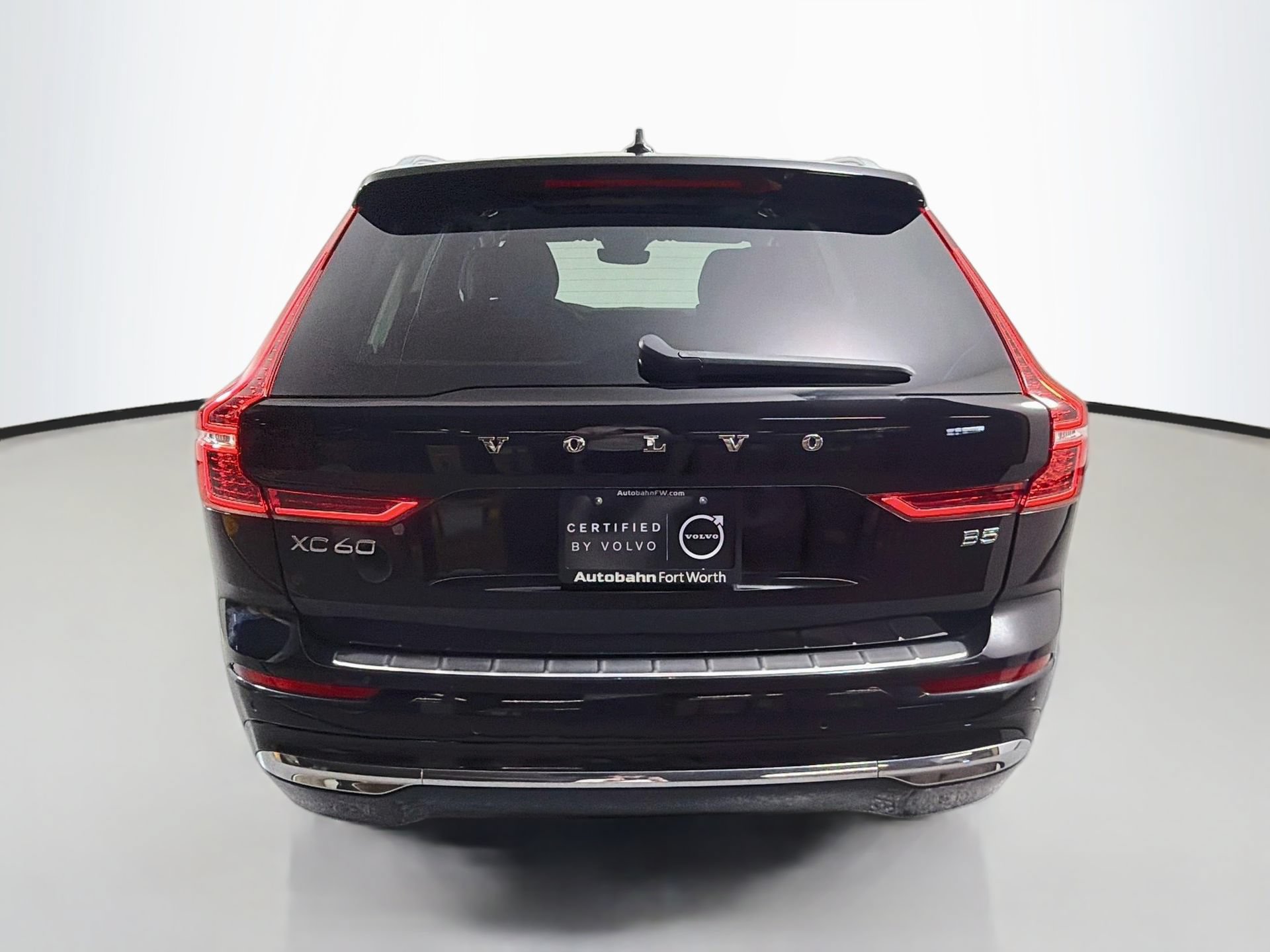 Certified 2023 Volvo XC60 B5 Plus w/ Protection Package Premier FWD image 7