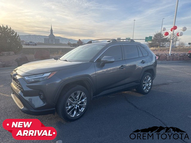 Used 2022 Toyota RAV4 XLE Premium image 13