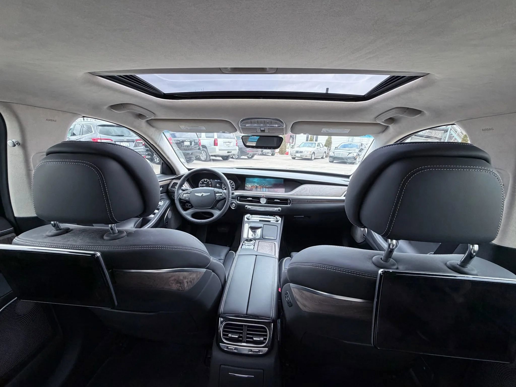 Used 2021 Genesis G90 5.0 Ultimate image 16