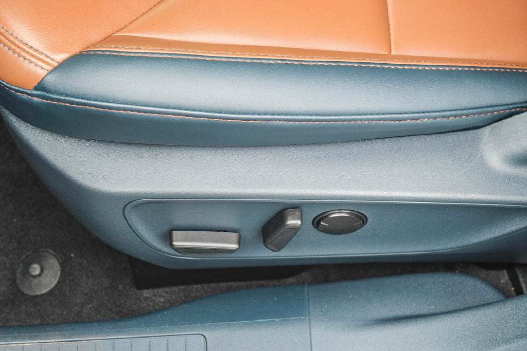 Used 2022 Ford Maverick Lariat w/ Lariat Luxury Package FWD image 24