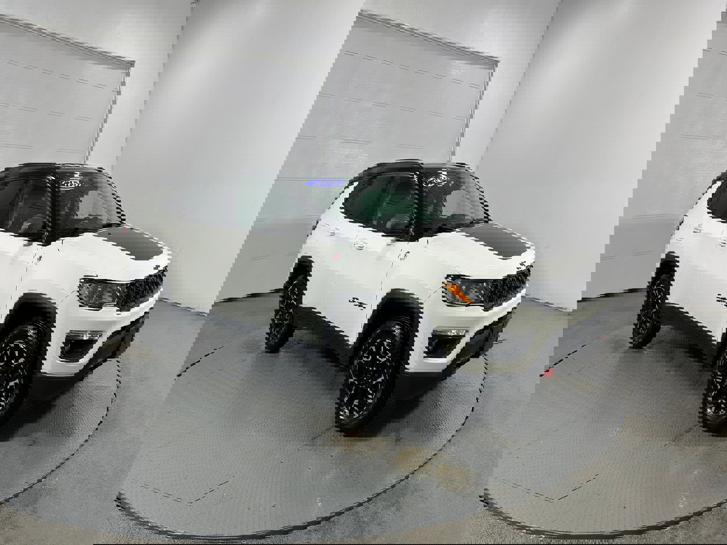 Used 2020 Jeep Compass Trailhawk image 2