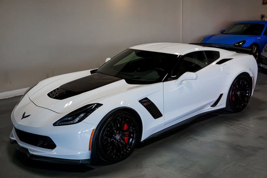 Used 2019 Chevrolet Corvette Z06 w/ Z07 Performance Package RWD image 32