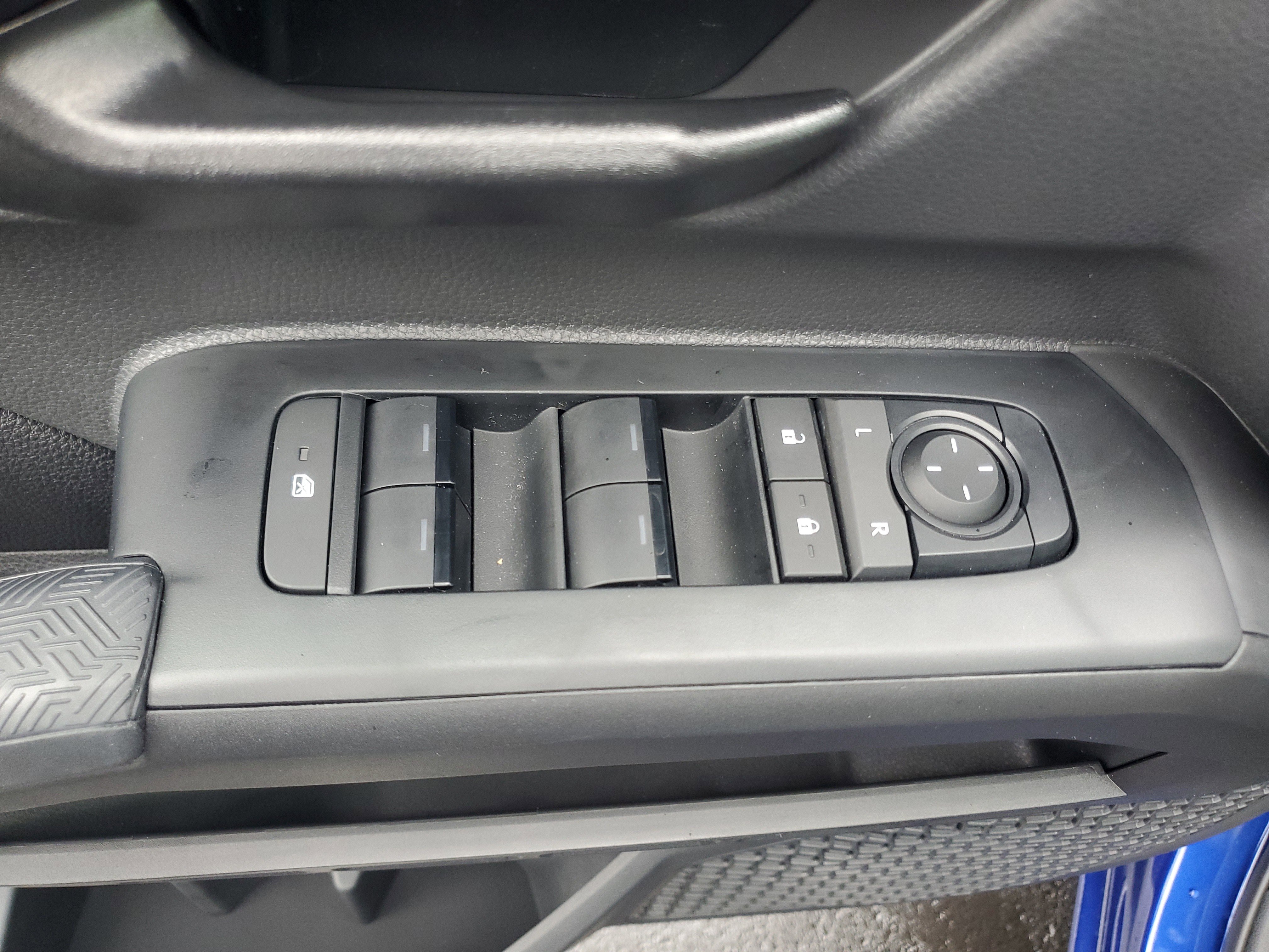 Used 2025 Toyota Tacoma SR5 image 19