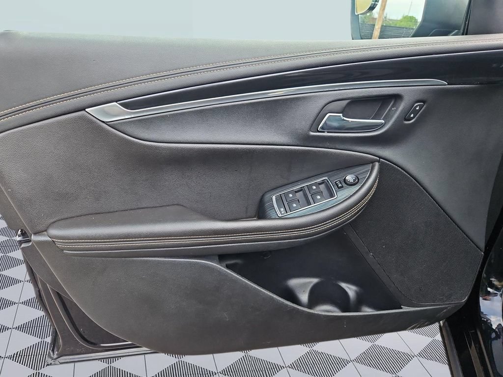 Used 2019 Chevrolet Impala LT FWD image 10
