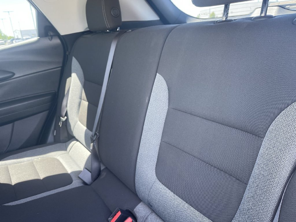 Used 2025 Chevrolet TrailBlazer LT AWD/4WD image 36