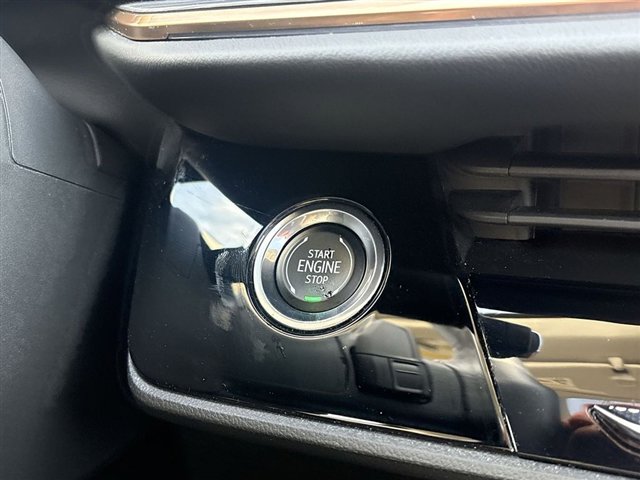 Certified 2025 Buick Envision Avenir image 17