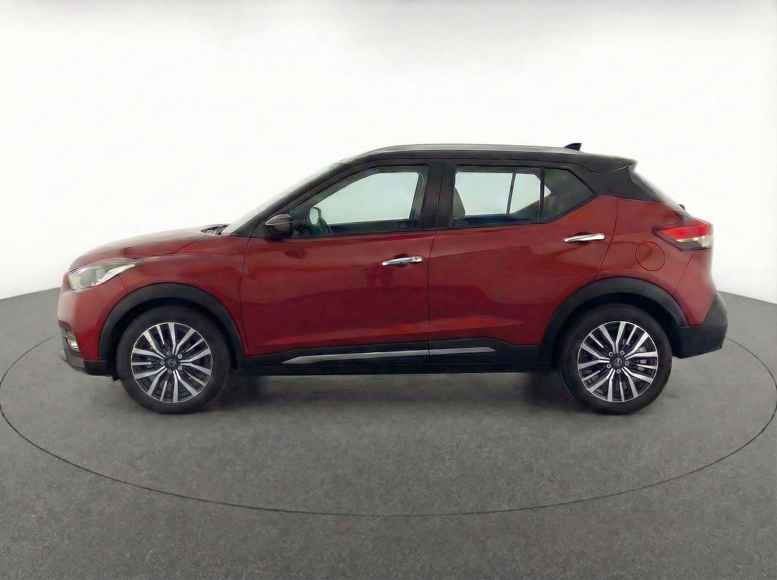 Used 2024 Nissan Kicks SV image 5