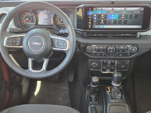 Certified 2026 Jeep Wrangler Unlimited Sahara AWD/4WD image 34