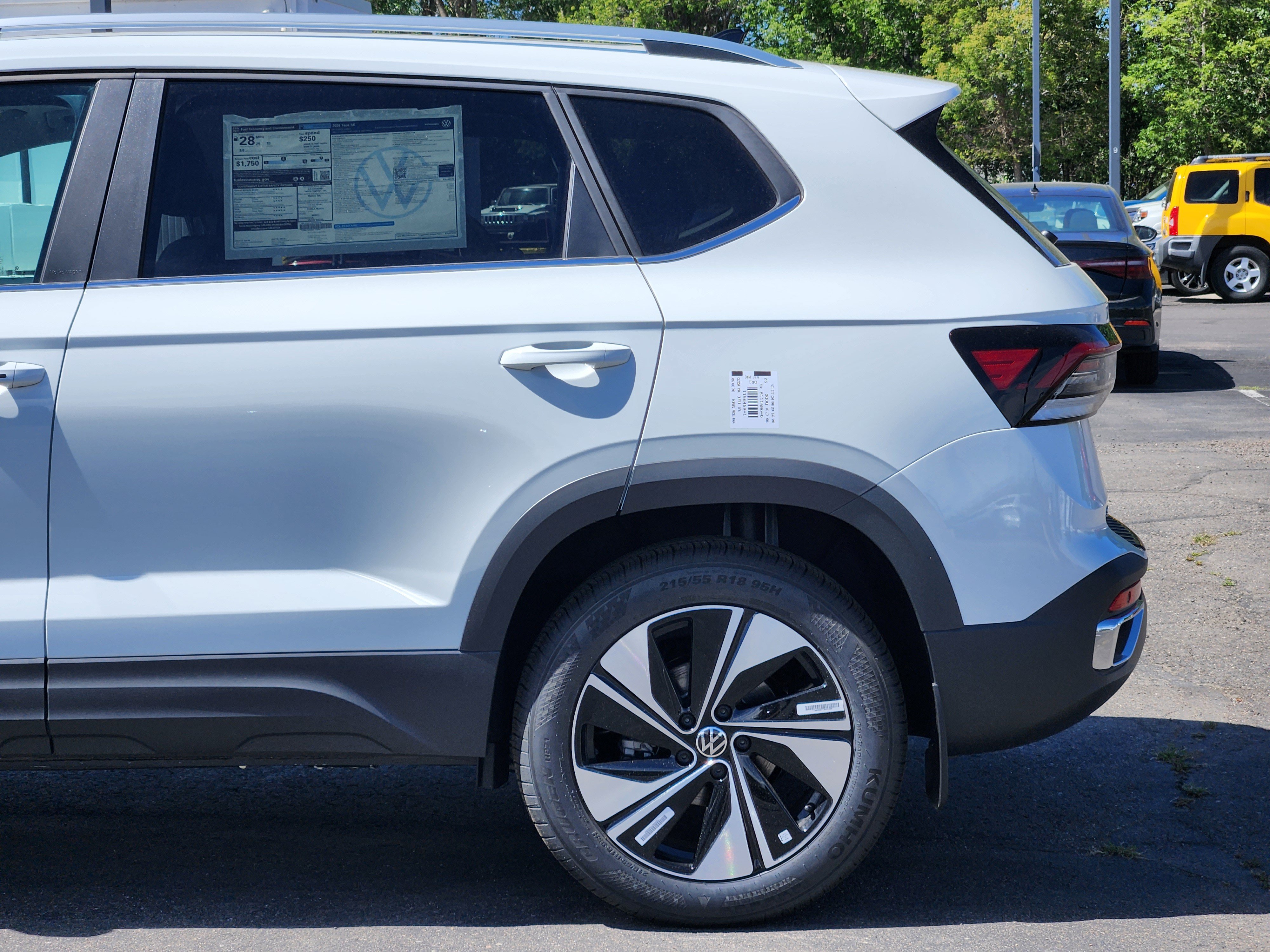 New 2026 Volkswagen Taos SE AWD/4WD image 4