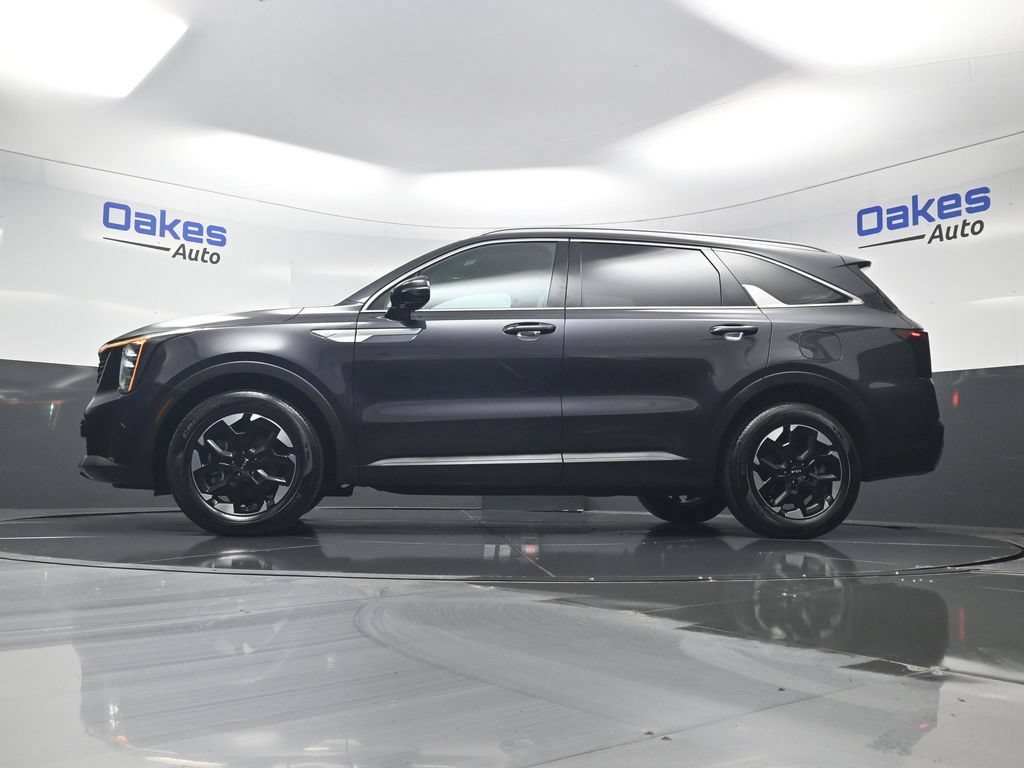 Certified 2025 Kia Sorento S w/ Panoramic Sunroof Package FWD image 44