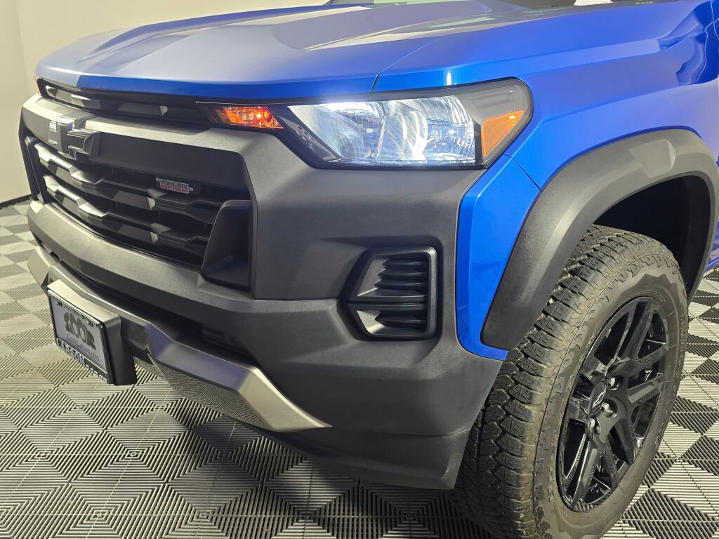 Used 2023 Chevrolet Colorado Trail Boss image 10