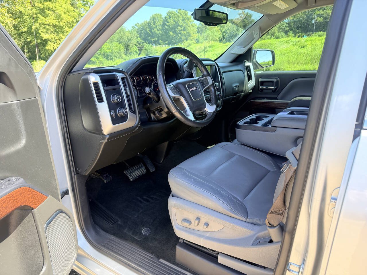 Used 2017 GMC Sierra 1500 SLT w/ Suspension Package, Off-Road AWD/4WD image 13