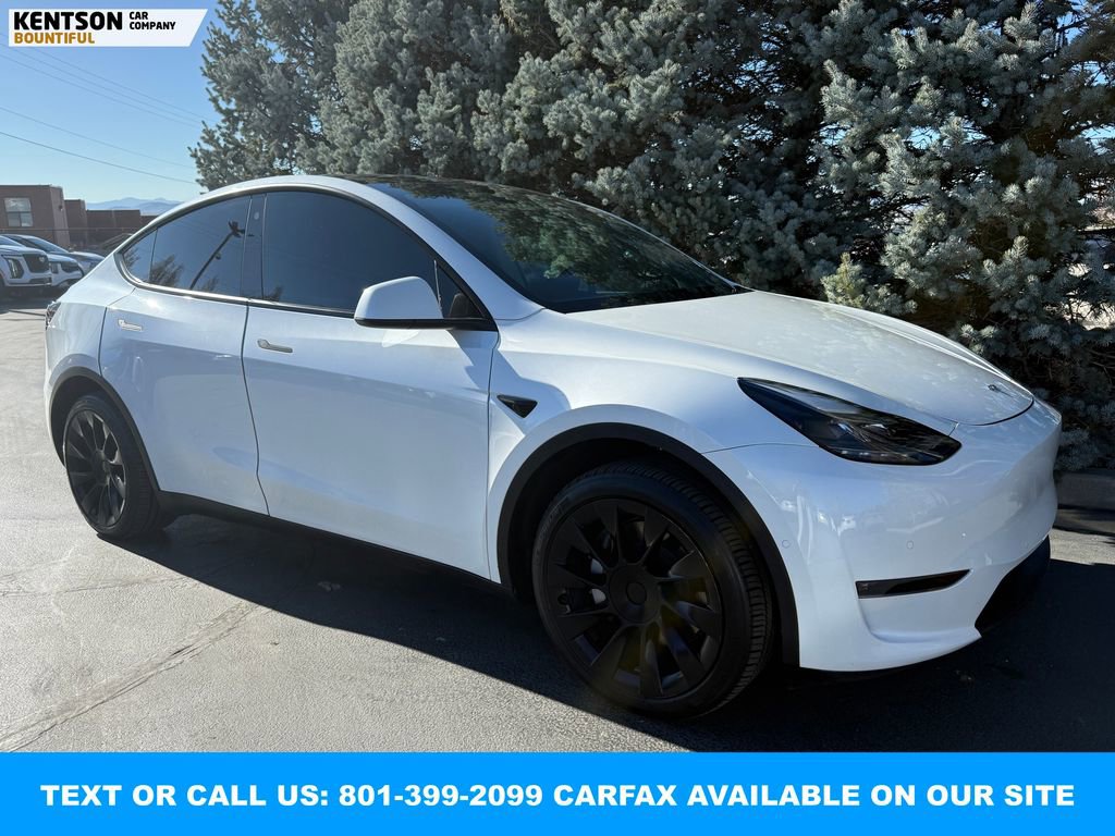 Used 2022 Tesla Model Y Long Range image 11
