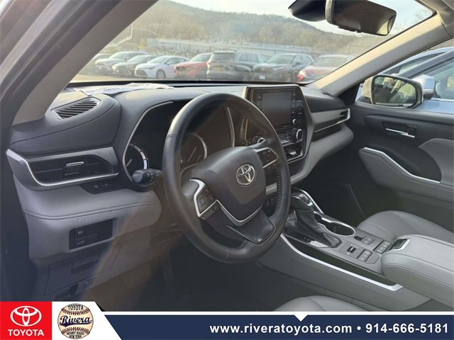 Used 2022 Toyota Highlander XLE image 7