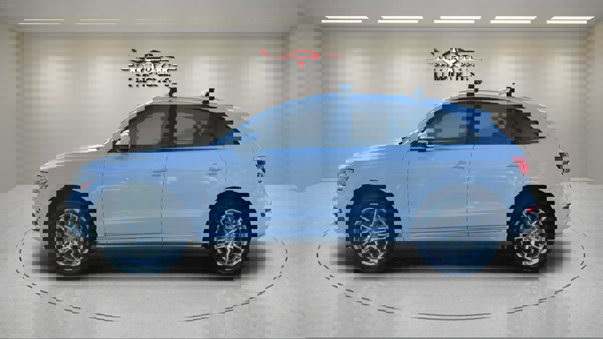 Used 2017 Audi Q5 2.0T Premium Plus w/ Technology Package image 2