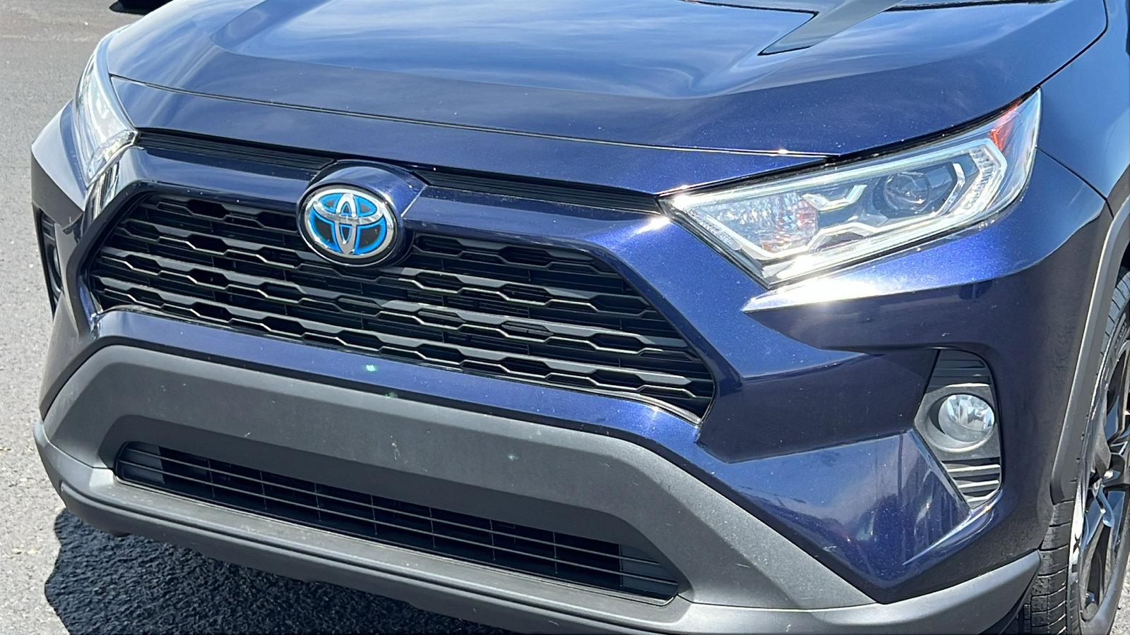Used 2021 Toyota RAV4 XLE w/ Convenience Package AWD/4WD image 9