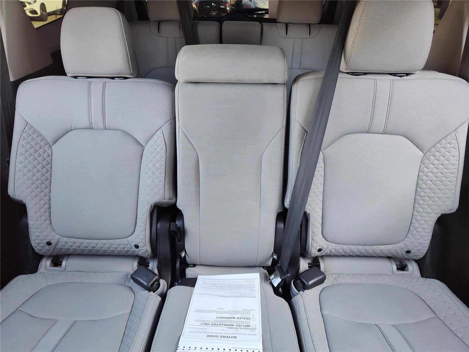 Used 2023 Honda Pilot LX image 25