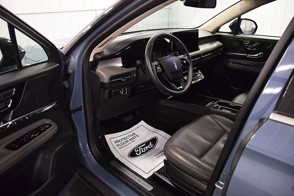 Used 2024 Lincoln Corsair Reserve AWD/4WD image 14