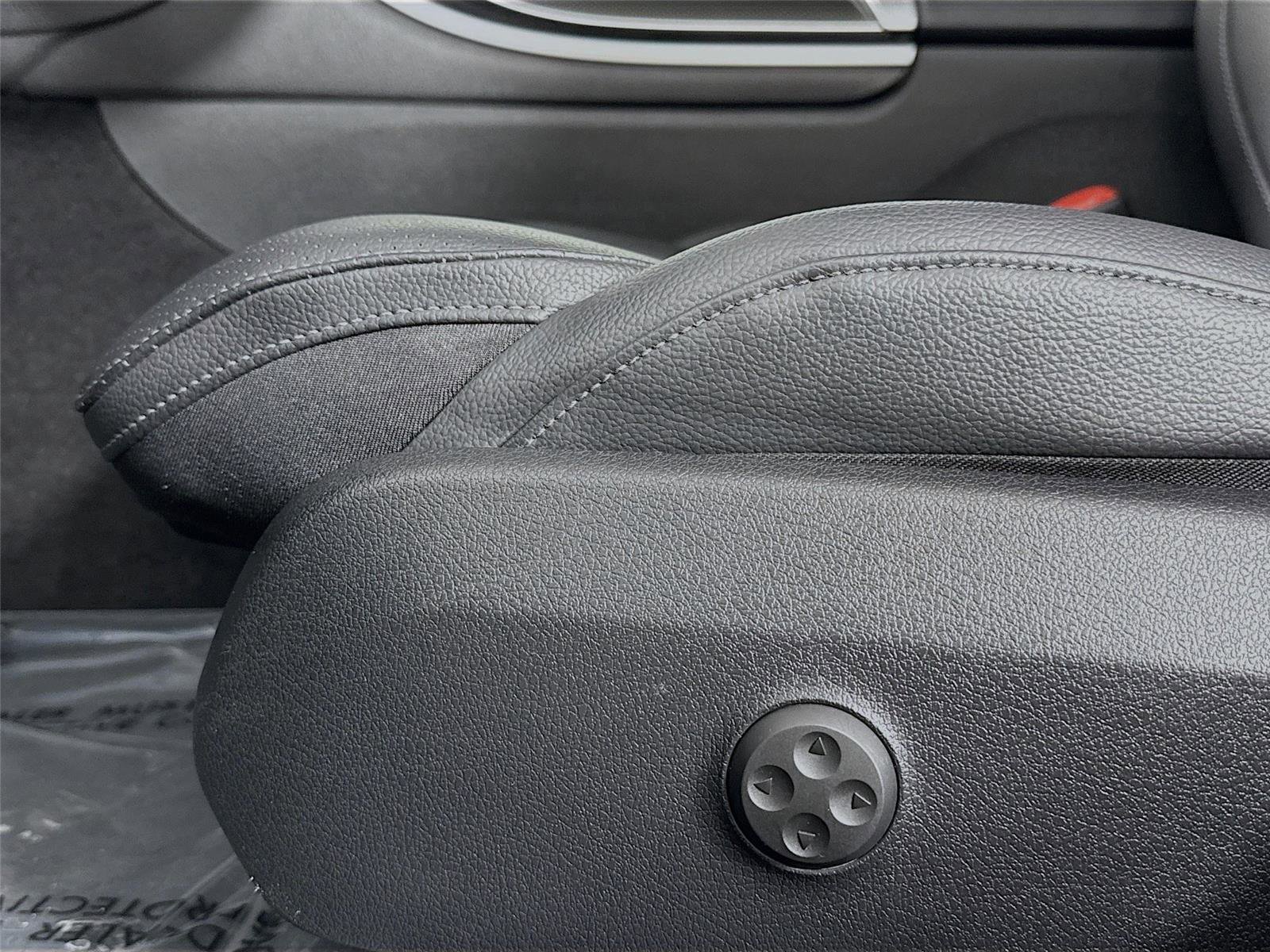 Used 2022 Mercedes-Benz C 300 Sedan image 32