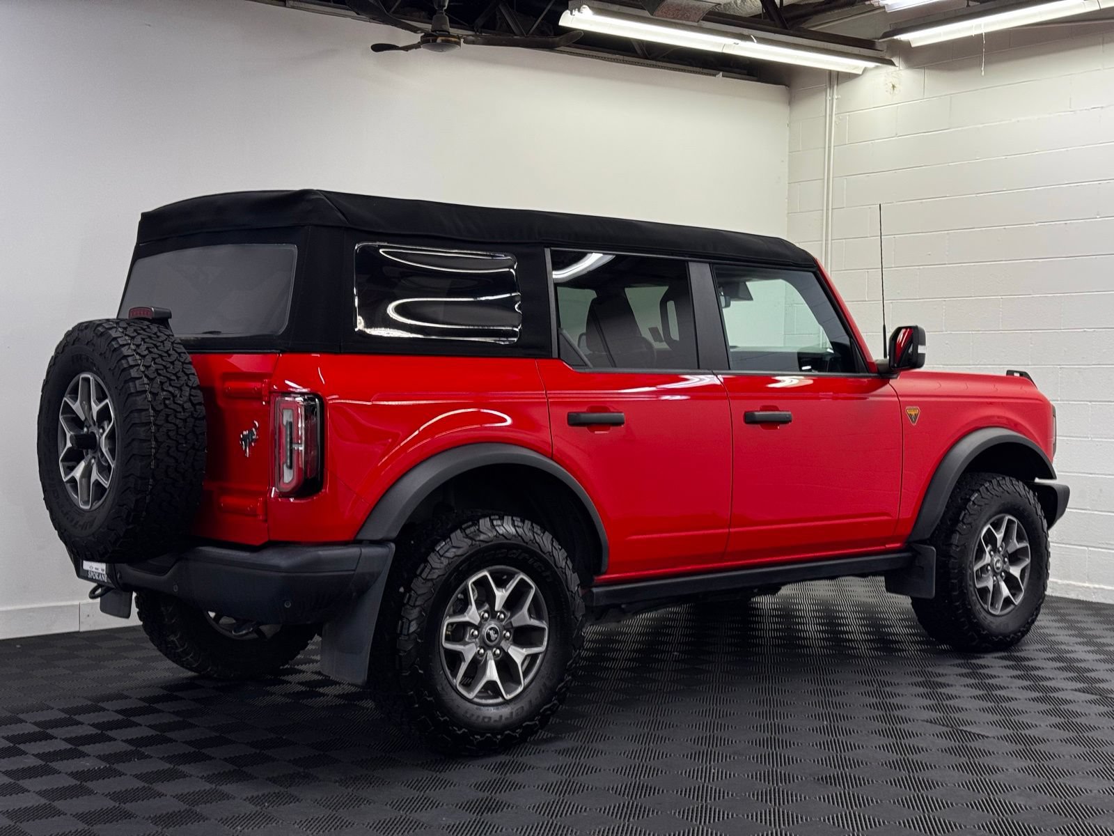 Used 2023 Ford Bronco Badlands AWD/4WD image 2
