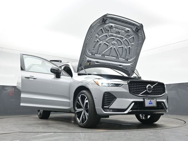 Used 2024 Volvo XC60 B5 Ultimate w/ Climate Package image 56