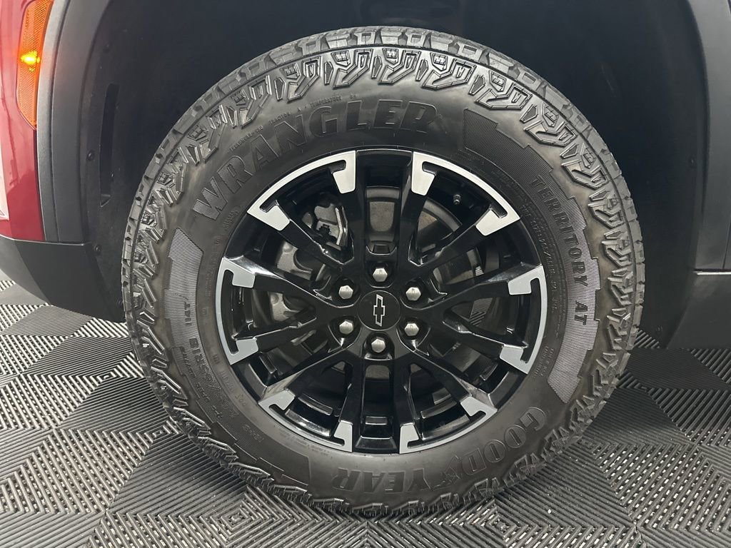 Used 2025 Chevrolet Traverse Z71 image 37