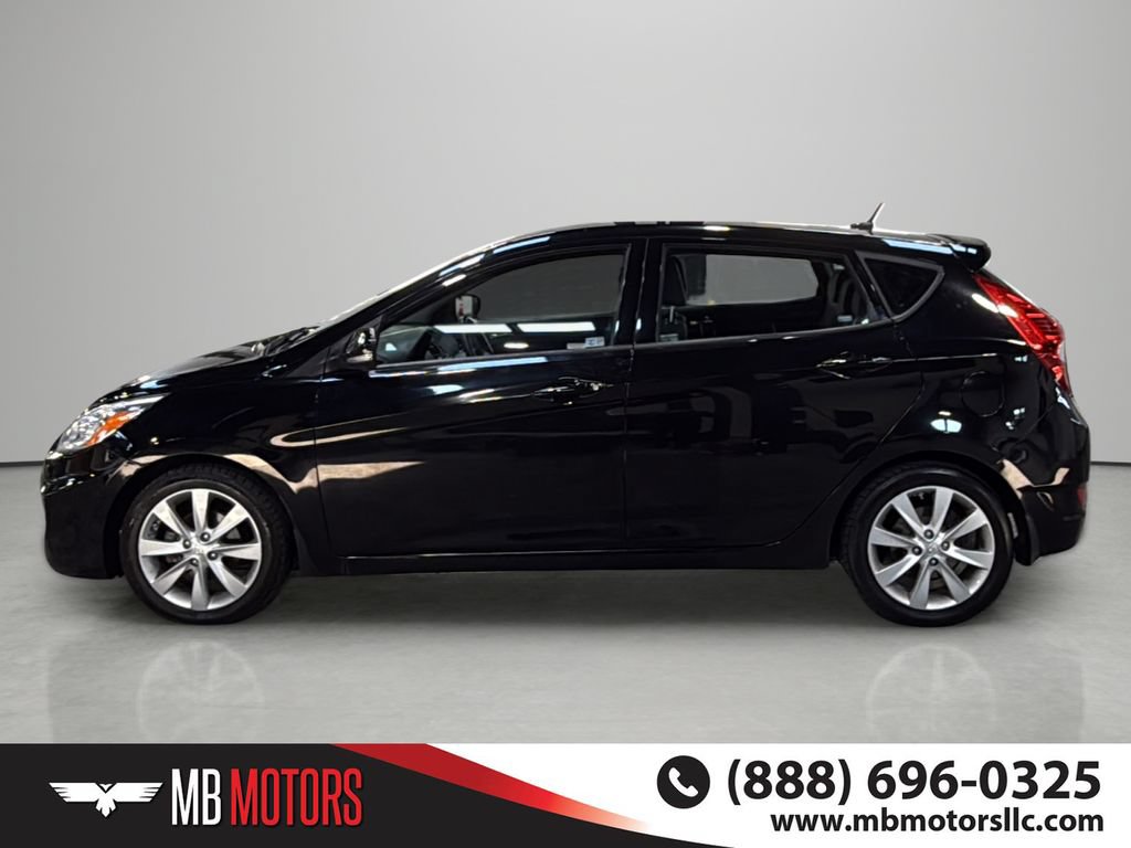 Used 2014 Hyundai Accent SE FWD image 2