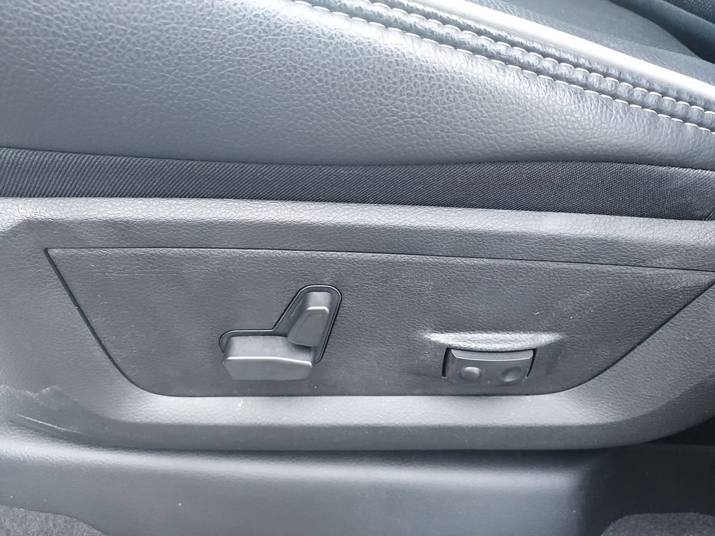 New 2026 RAM 2500 Laramie AWD/4WD image 18