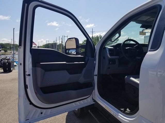 New 2026 Ford F550 4x4 Regular Cab Super Duty image 15