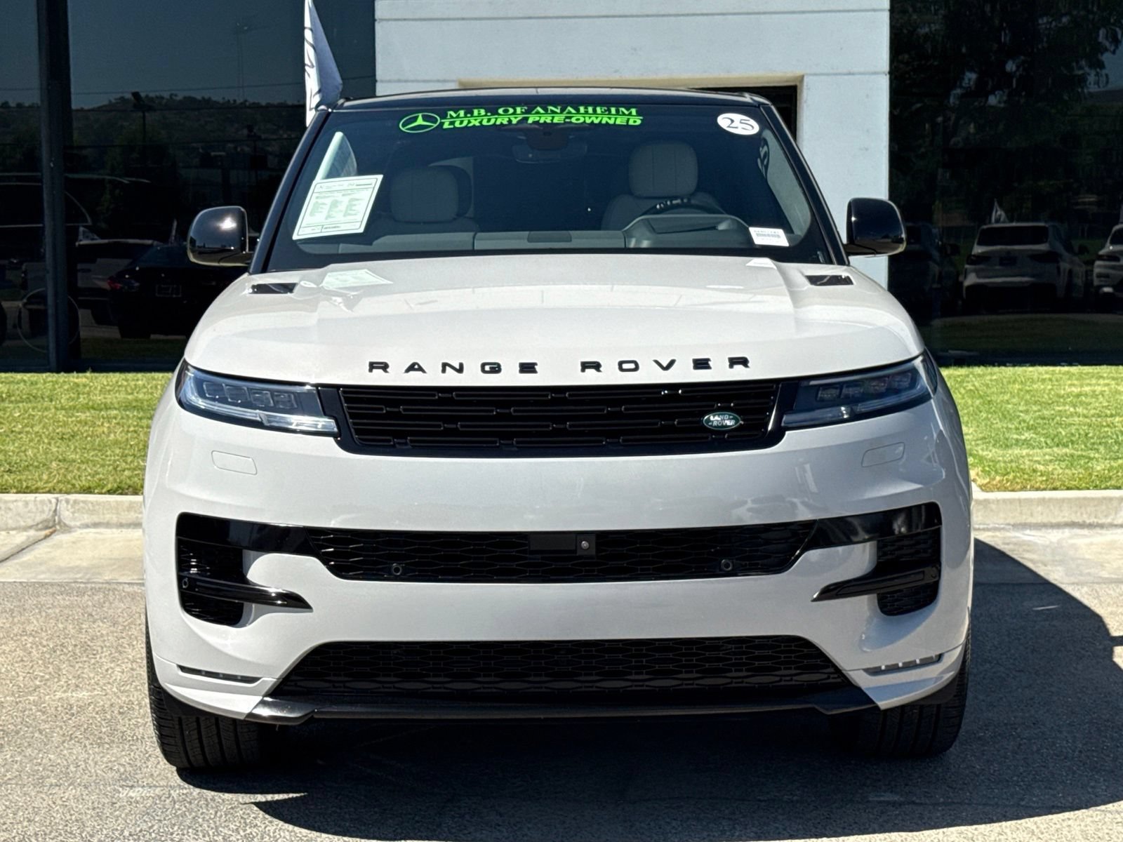 Used 2025 Land Rover Range Rover Sport Dynamic SE AWD/4WD image 5